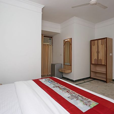 Oyo 10072 Hotel Amrit Regency Dehradun Zewnętrze zdjęcie