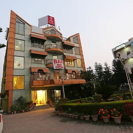 Oyo 10072 Hotel Amrit Regency Dehradun Zewnętrze zdjęcie