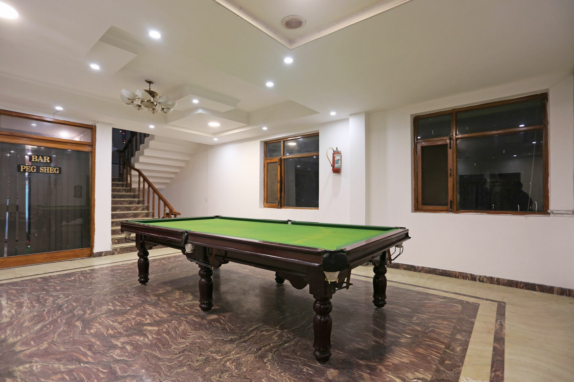Oyo 10072 Hotel Amrit Regency Dehradun Zewnętrze zdjęcie